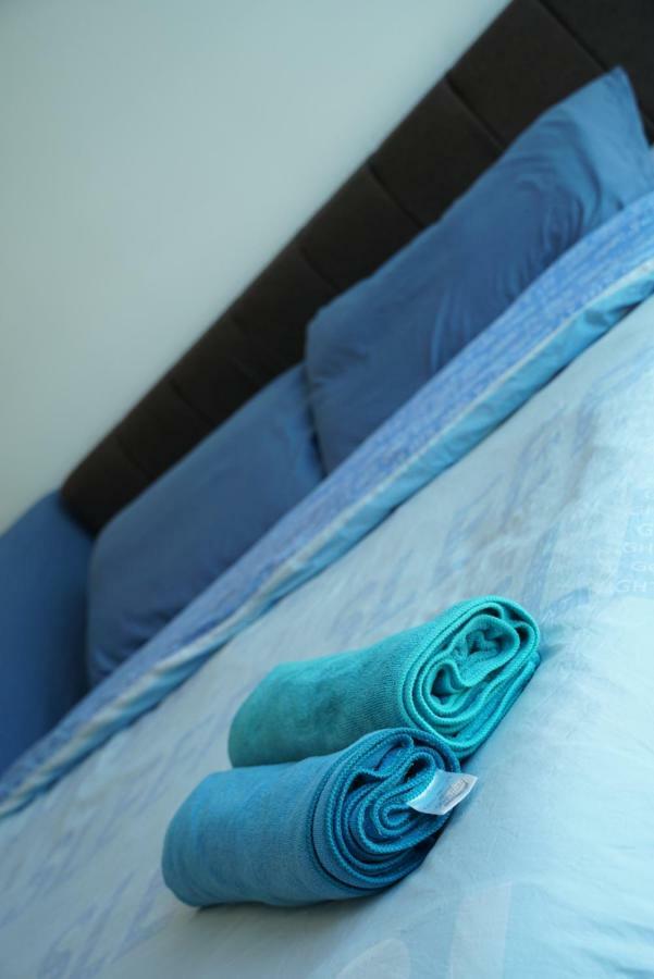 2 Carpark Gep 5 Star Hotel Bed & Sofa Studio Seri Kembangan Exterior photo